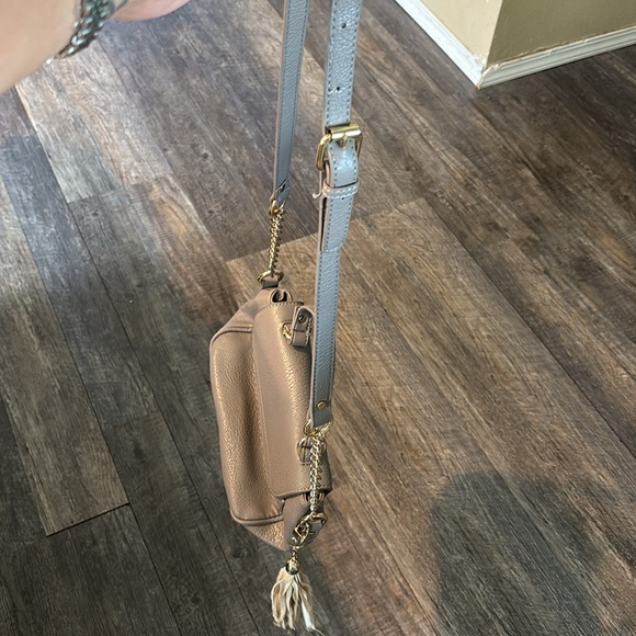 Cutest purse for any occasion - Picture 3 of 6